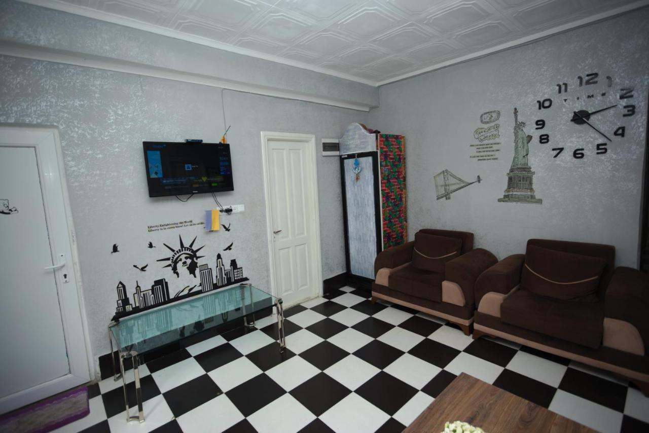 Hostel California Batumi Eksteriør bilde