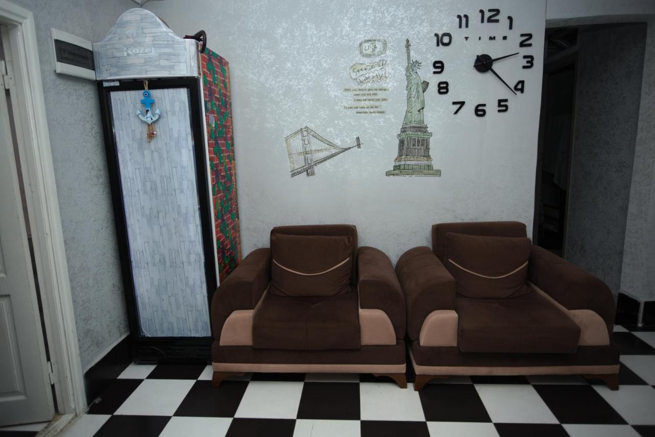 Hostel California Batumi Eksteriør bilde